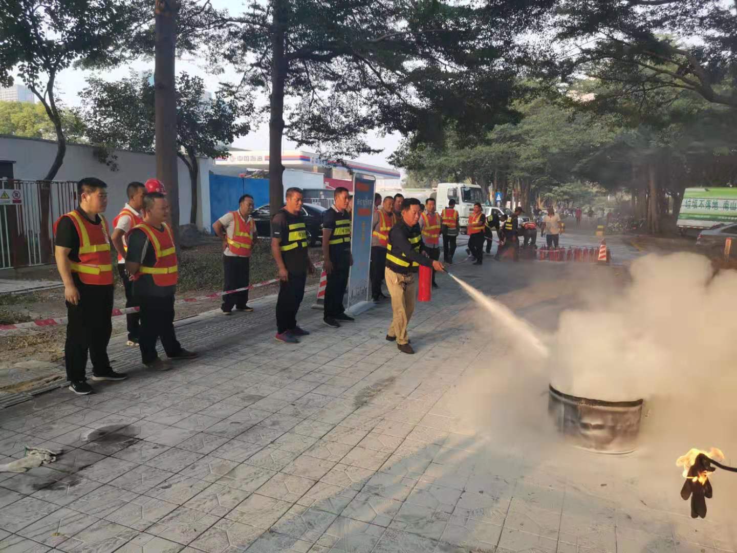 “安全第一，預(yù)防為主”之消防安全演練