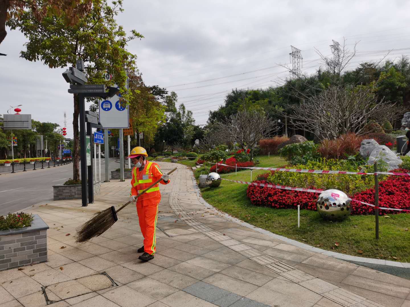 龍華區(qū)大浪項(xiàng)目道路清潔