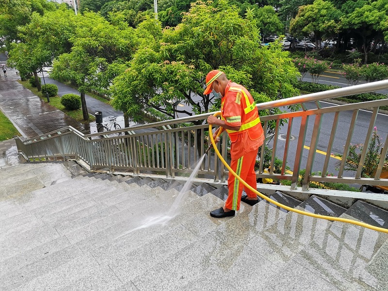 加強垃圾分類，提升市政清運效率—打造綠色低碳城市的新模式